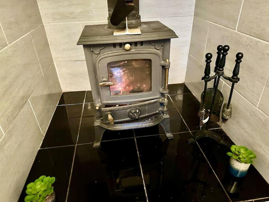 Cottage,Cinema Room,Log Burner Blaenavon Exteriér fotografie